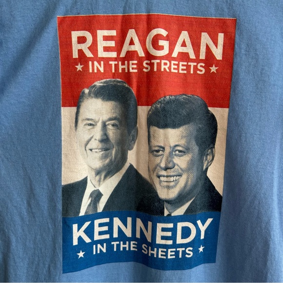 Gildan Other - Large Graphic Tee | Gildan Heavy Cotton | Size S